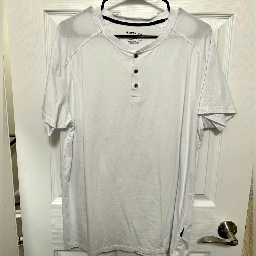Kenneth Cole Tshirt